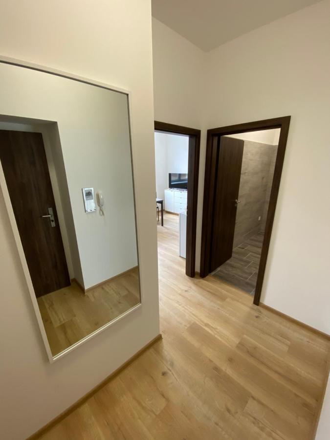 No. 34 Apartment ฮราเดตสคราโลเว ภายนอก รูปภาพ